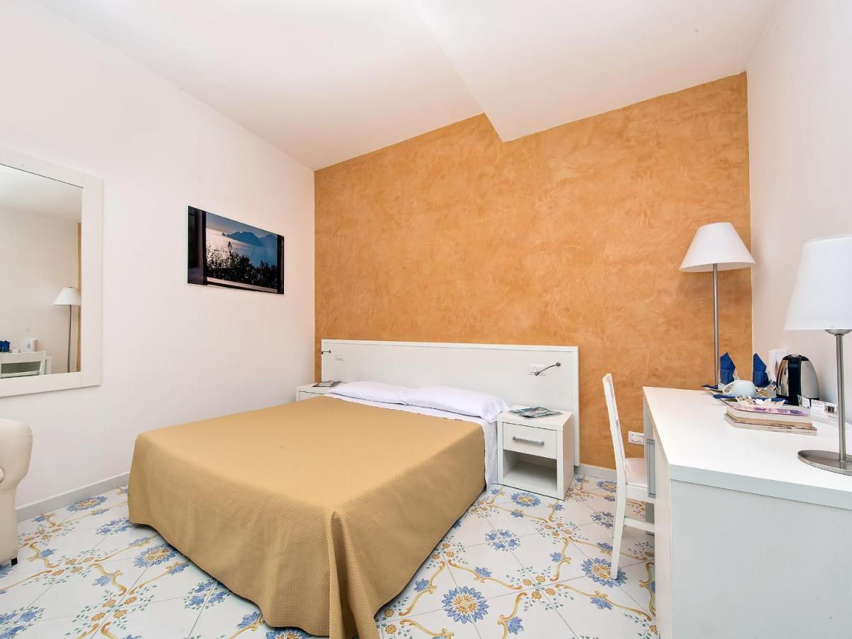San Nicola Guest House Anacapri  Rum bild